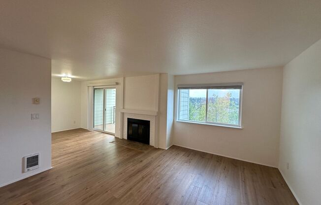 Sterling Heights Condo - Bellevue