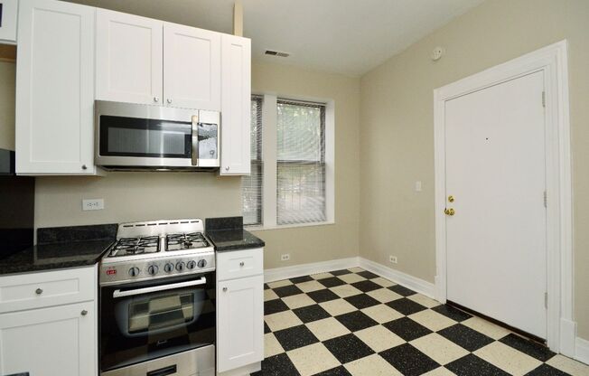 1117 Racine