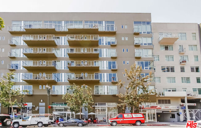 1 bed, 1 bath, 855 sqft, $2,500, Unit 343