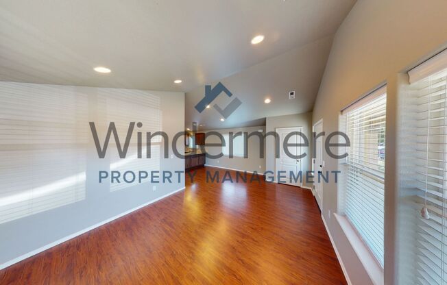 2 beds, 1 bath, 880 sqft, $1,495, Unit chin274-1