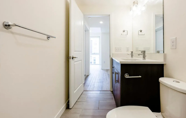 1 bed, 1 bath, 650 sqft, $1,595, Unit 408 E