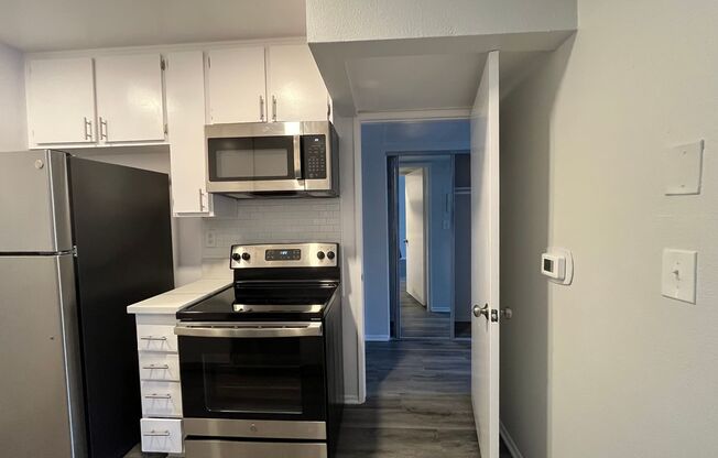 1 bed, 1 bath, 695 sqft, $1,698, Unit 303