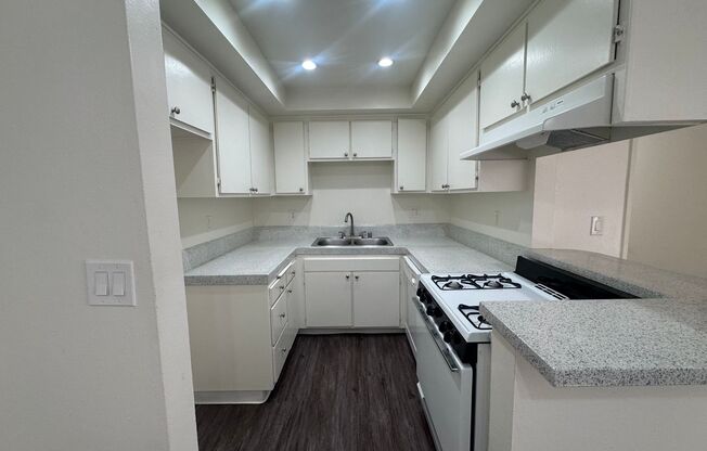 1 bed, 1 bath, 713 sqft, $2,075, Unit A113