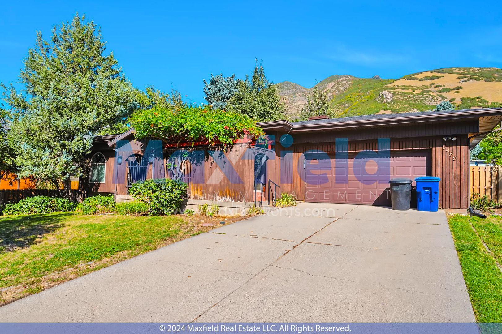 Pet Friendly East Cottonwood Heights / Wasatch Blvd 3 BD 2 BA 2GAR