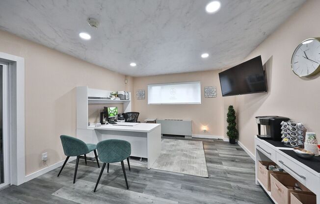 Leasing Office