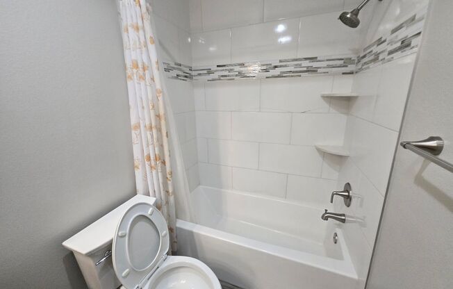 4 beds, 2 baths, $3,500, Unit Unit 113