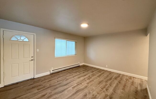 2 beds, 1 bath, 800 sqft, $2,295, Unit 4