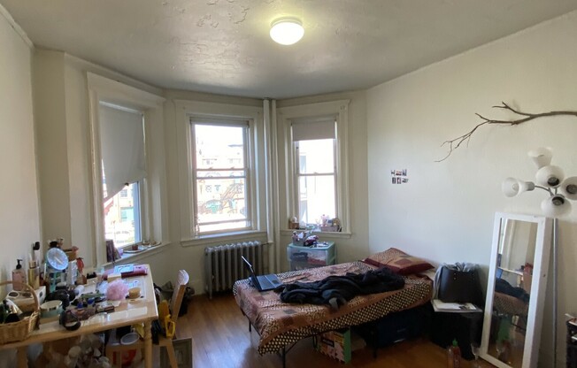 1161 BOYLSTON ST