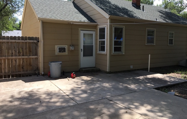 3 beds, 1 bath, $1,050