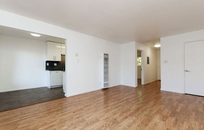 370 Staten Ave