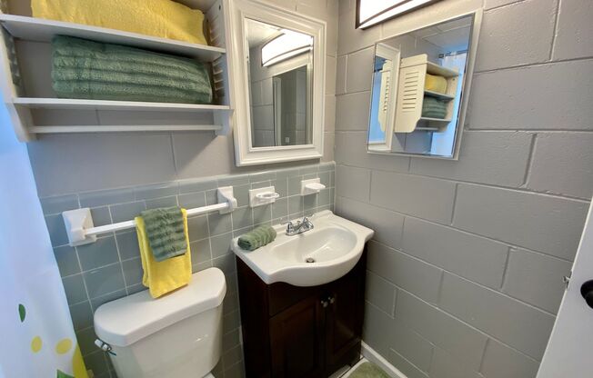 1 bed, 1 bath, $900