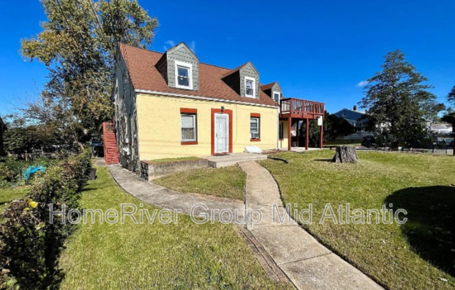 1208 DANIELS AVE