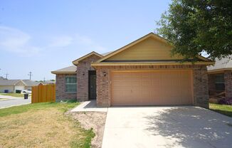 Great One-Story Home Near Lackland AFB Now Available! - Realtor Commission: $350