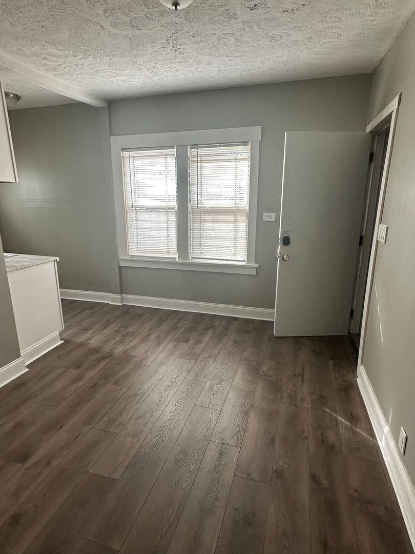 2bd DOWNSTAIRS DUPLEX Cash Pay/Section 8