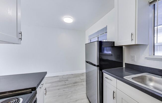 Studio, 1 bath, 550 sqft, $1,498, Unit 108