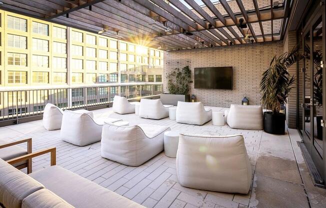 1 bed, 1 bath, 631 sqft, $5,600, Unit 15J