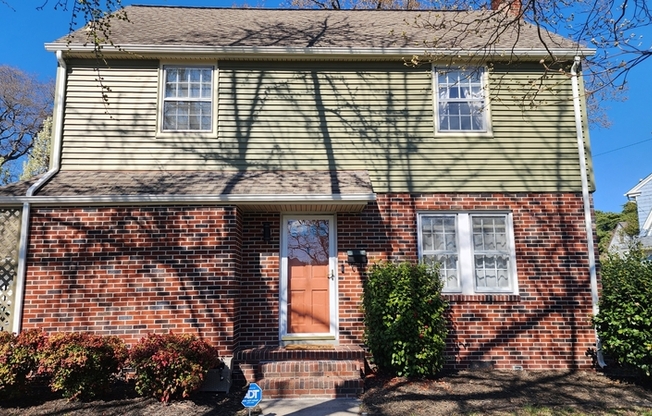 300 RUSSELL ST