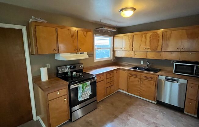 Arbor Lodge Bungalow with Hardwoods, Attached Garage, A/C