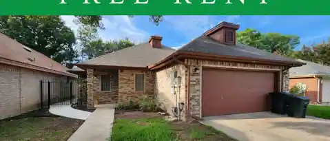 725 WOODROW CIR