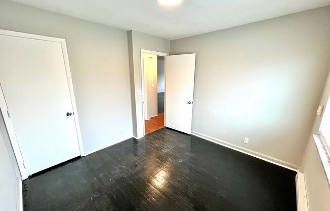 3 beds, 1.5 baths, $1,300, Unit Unit 3