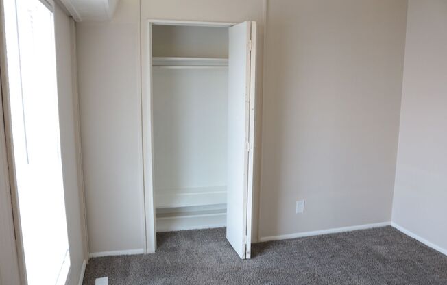 2 beds, 1 bath, 764 sqft, $875, Unit 57B