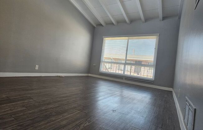 Beautiful Spacious 1 Bed/1 Bath Apartment Parking Available $1750 $1K OFF the 1st Month!