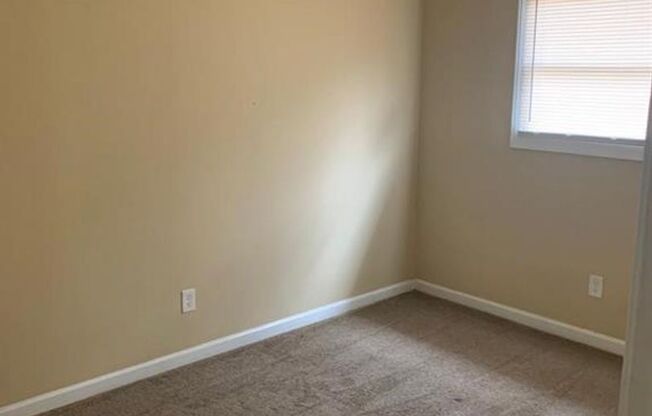 3 beds, 1 bath, $1,200