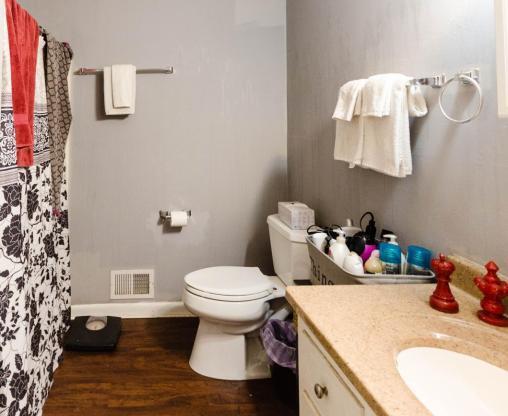 2 beds, 1 bath, 850 sqft, $1,100