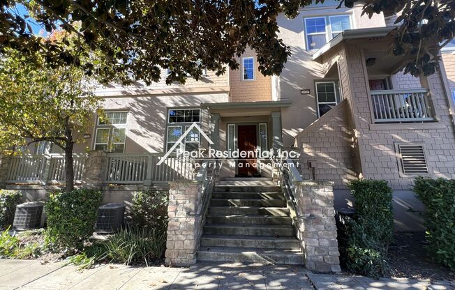 Wonderful 3bd/2.5ba Townhome-Great Location!