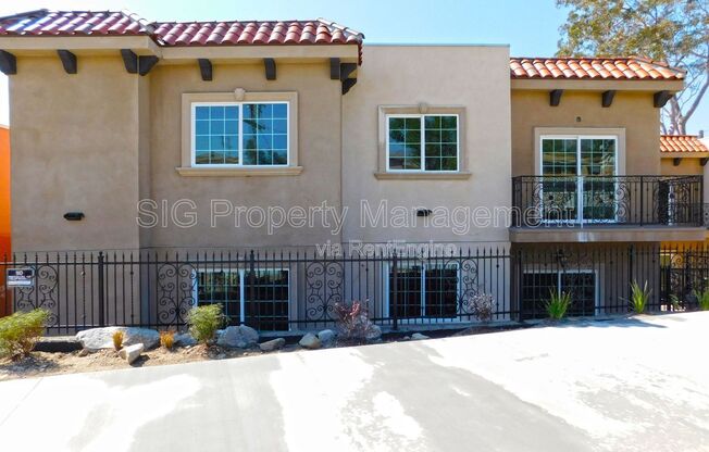 10215 TUJUNGA CYN BLVD