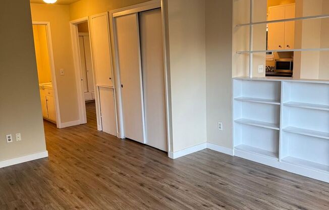 2 beds, 1 bath, 800 sqft, $2,200, Unit 101