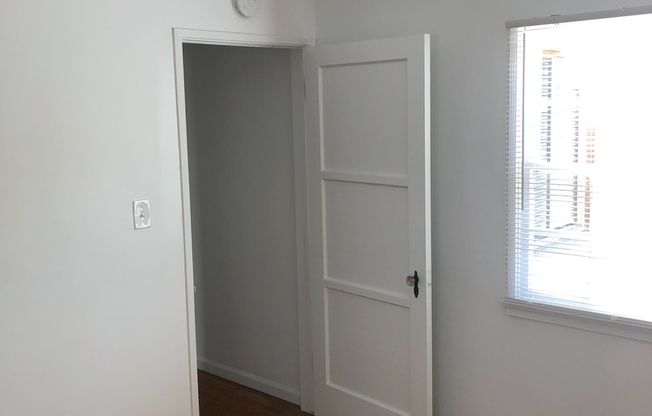 3 beds, 1 bath, $4,295