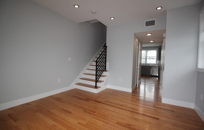 110 MAIN ST