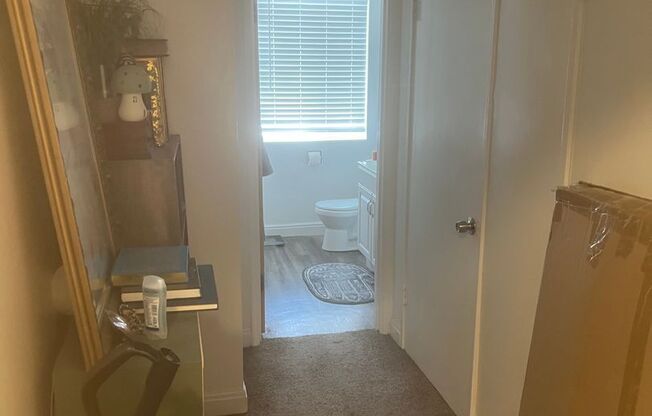 Studio, 1 bath, $995, Unit 6
