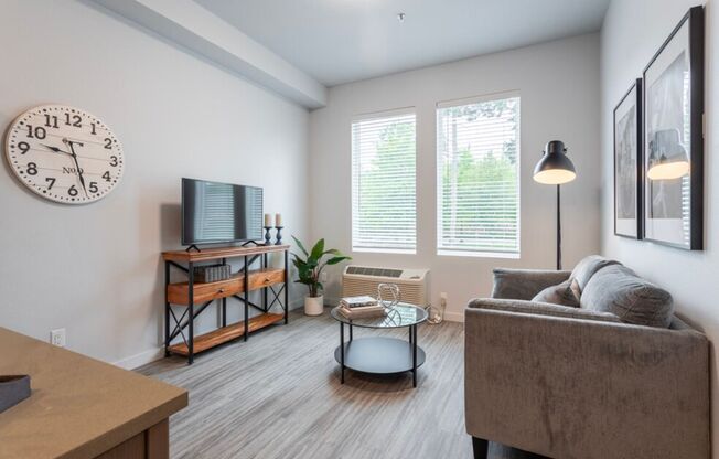 1 bed, 1 bath, 596 sqft, $1,455, Unit 308