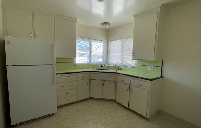 2 beds, 1 bath, $2,350, Unit Unit D