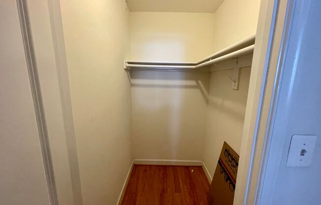 1 bed, 1.5 baths, $1,895, Unit B