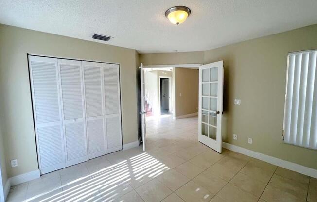 11228 NW 46 DR