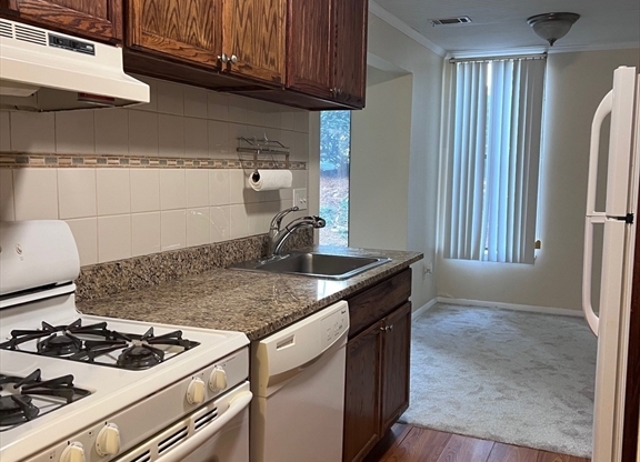 1 bed, 1 bath, 675 sqft, $1,700, Unit D