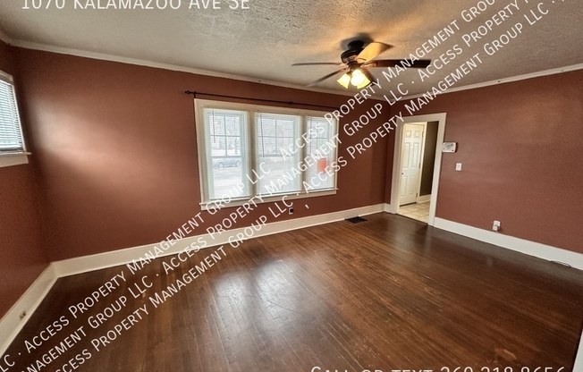 1070 KALAMAZOO AVE SE