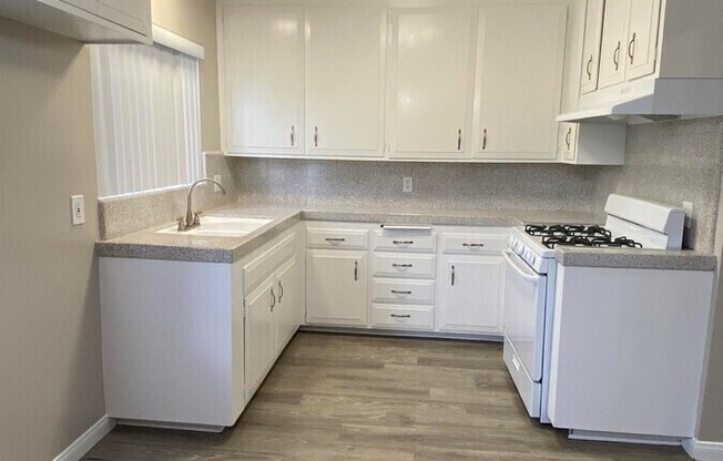 812 N AZUSA AVE
