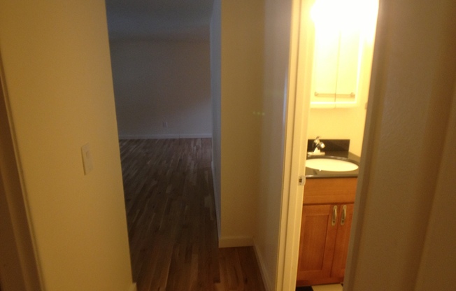 2 beds, 1 bath, $1,895, Unit 715