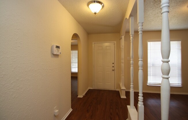 ***MOVE IN SPECIALS $250 OFF FIRST MONTH'S RENT*** Remodeled South Austin gem with NO CARPET!