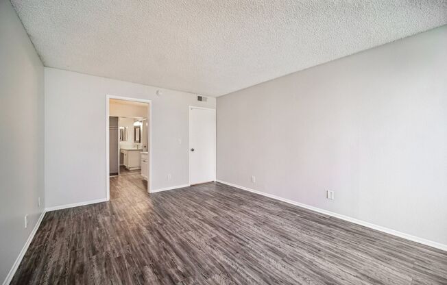 2 beds, 2 baths, 1,100 sqft, $2,498, Unit 4220.308