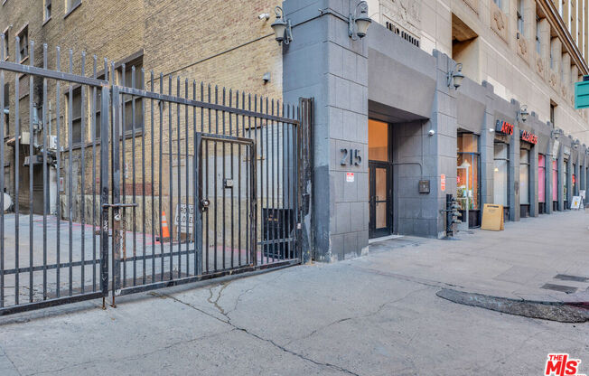 Studio, 1 bath, 650 sqft, $2,000, Unit 811