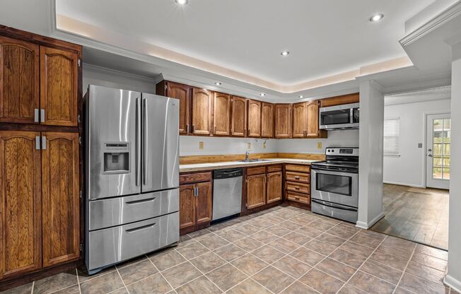 Beautiful 2-Bed, 2.5-Bath Home with Spacious Kitchen in Virginia Beach