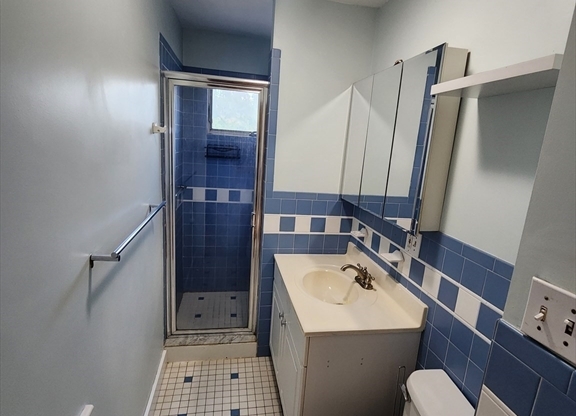 1 bed, 1 bath, 700 sqft, $2,000, Unit 2