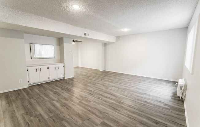 2 beds, 1.5 baths, 1,000 sqft, $2,298, Unit 200