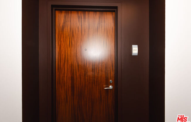 1 bed, 2 baths, 1,390 sqft, $4,000, Unit 1707