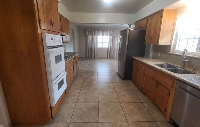 3 beds, 2 baths, $1,850